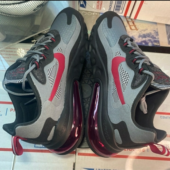 Nike Airmax 270s - Picture 8 of 12